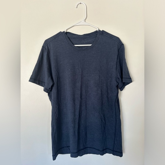 Lululemon Mens Sz Medium Navy Blue Shortsleeve T-Shirt - Picture 1 of 5